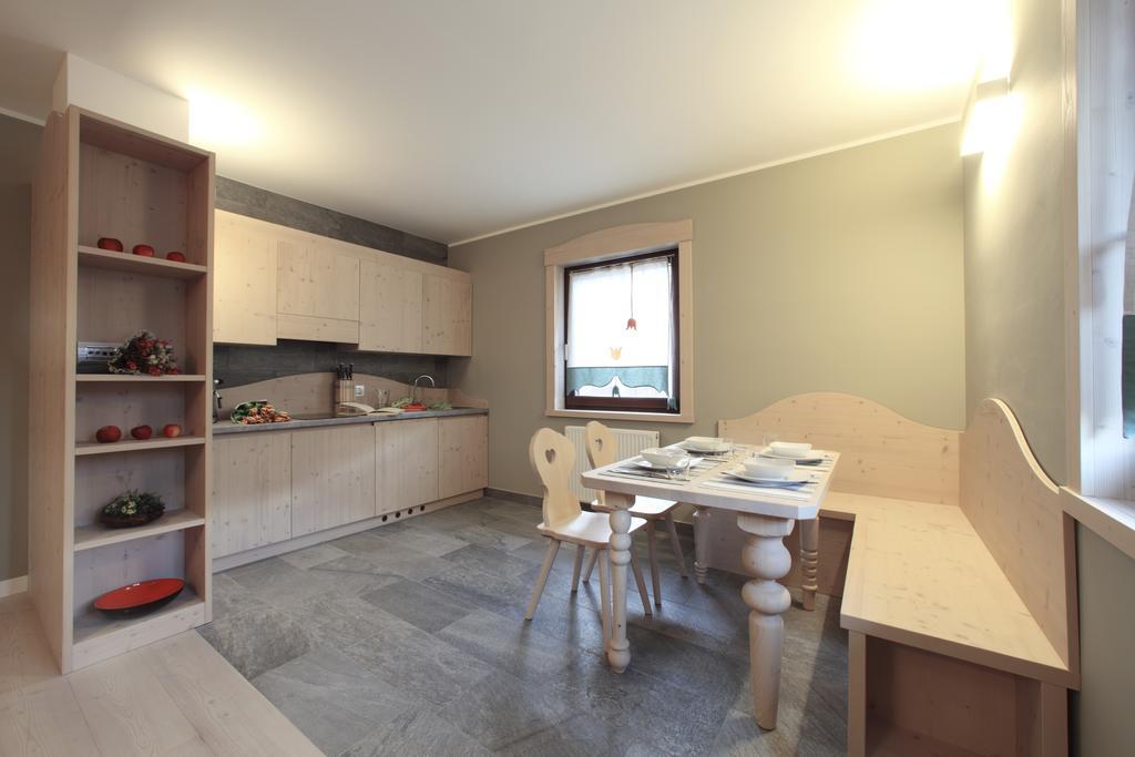 Zoncolan Apartments Sùtrio Habitación foto