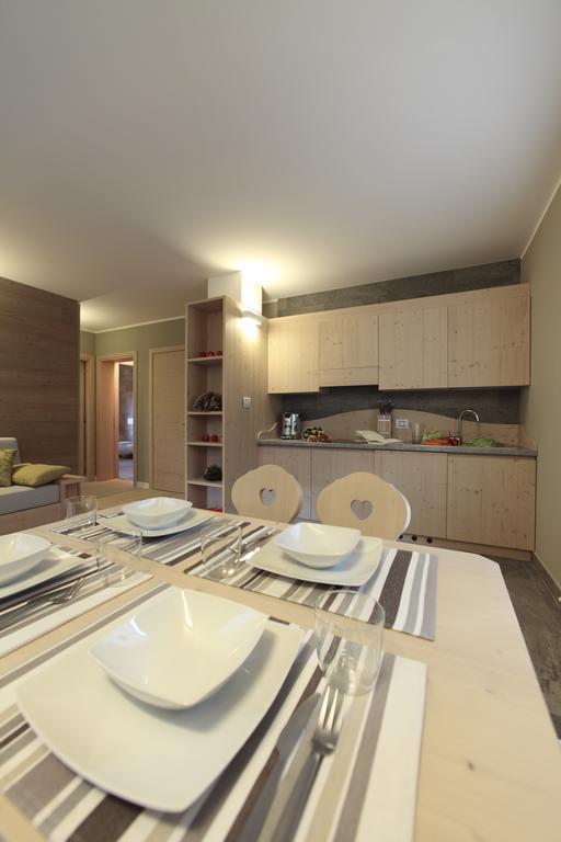 Zoncolan Apartments Sùtrio Habitación foto